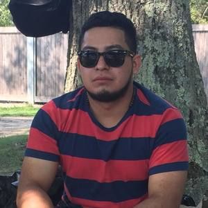 Meet your Posher, Alexis